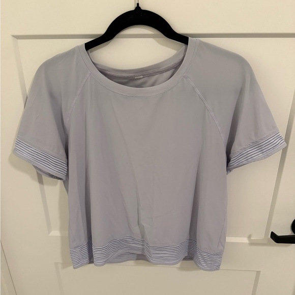 lululemon athletica Tops - Lululemon Light Purple Short Sleeve Athletic Top Medium Striped Hem